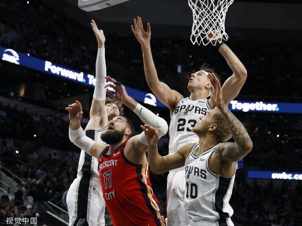 贝兹利面临 贝兹利面临