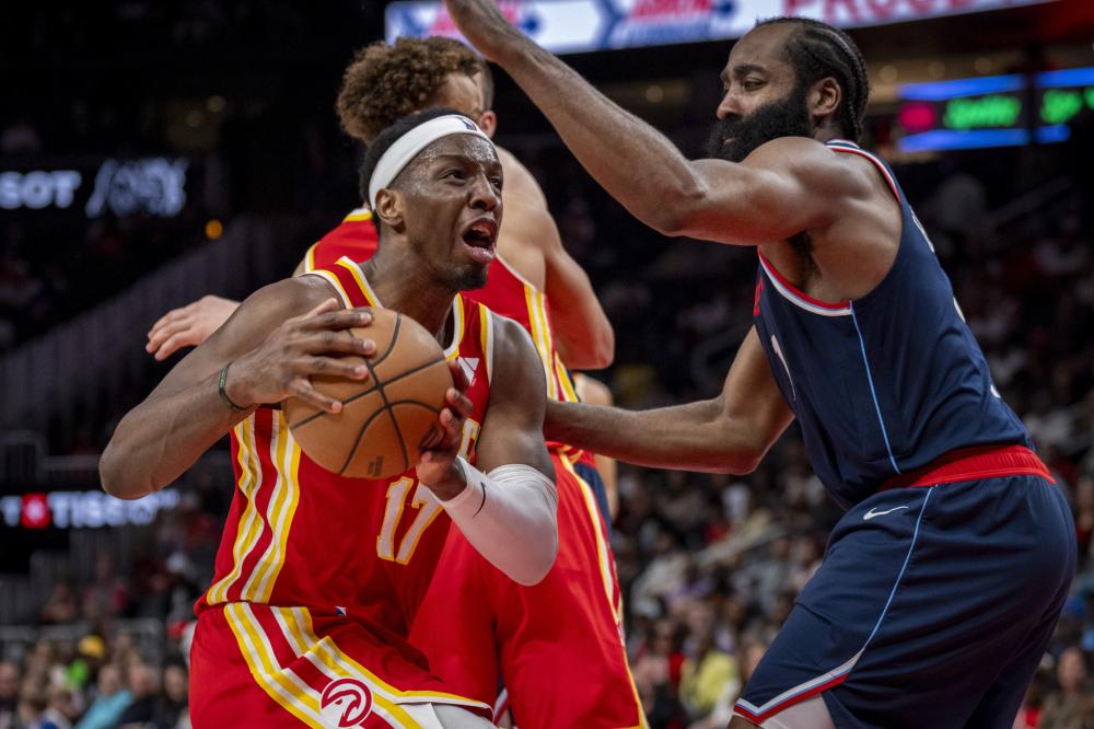 这背后肯定 这背后肯定