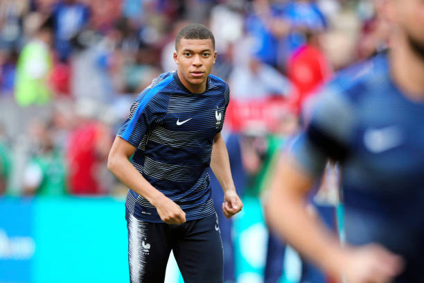 相比待在俄 相比待在俄